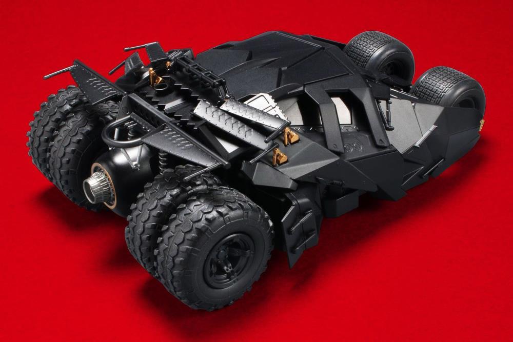 BATMAN - 1/35 SCALE MODEL KIT BATMOBILE (BATMAN BEGINS Ver.) - Image 6