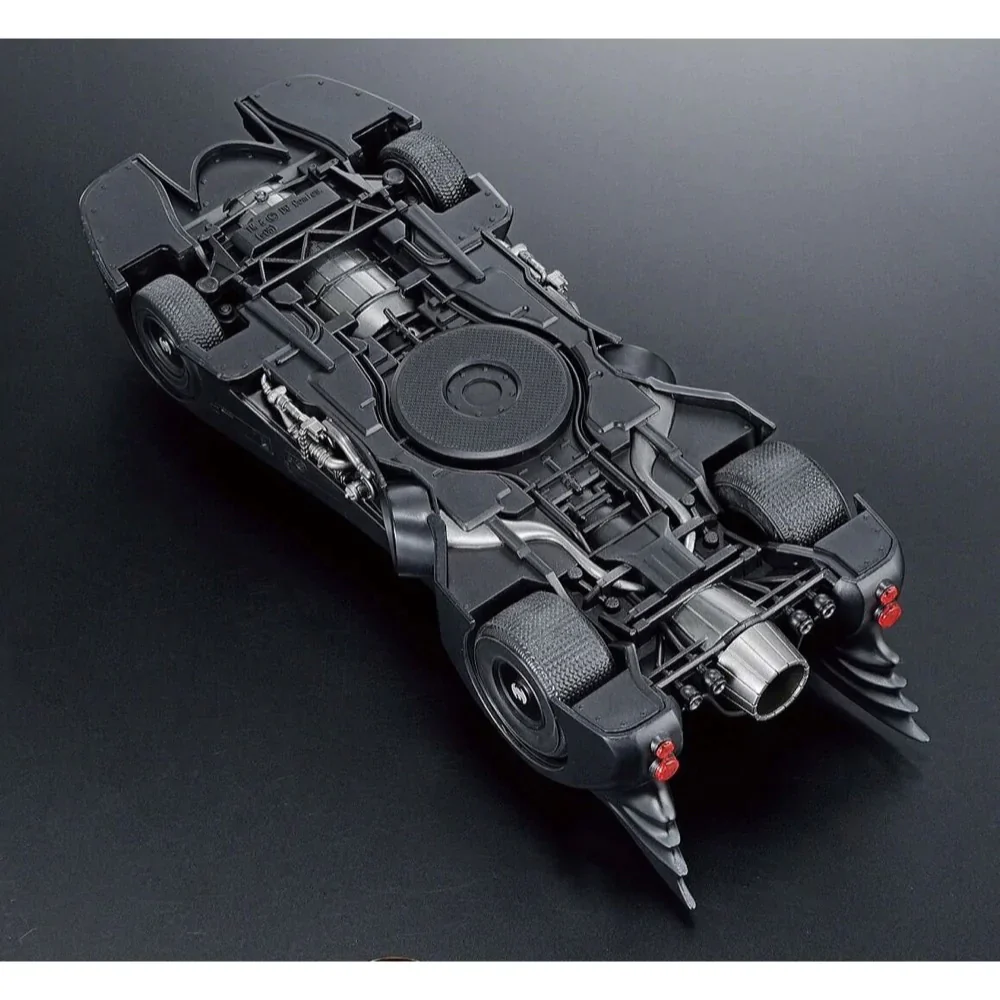 BATMAN - 1/35 SCALE MODEL KIT BATMOBILE BATMAN VER. - Image 3
