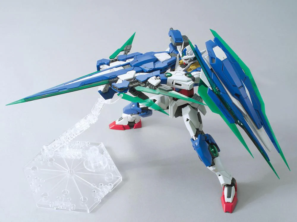 GUNDAM - MG 1/100 00 QAN[T] FULL SABER - Image 8