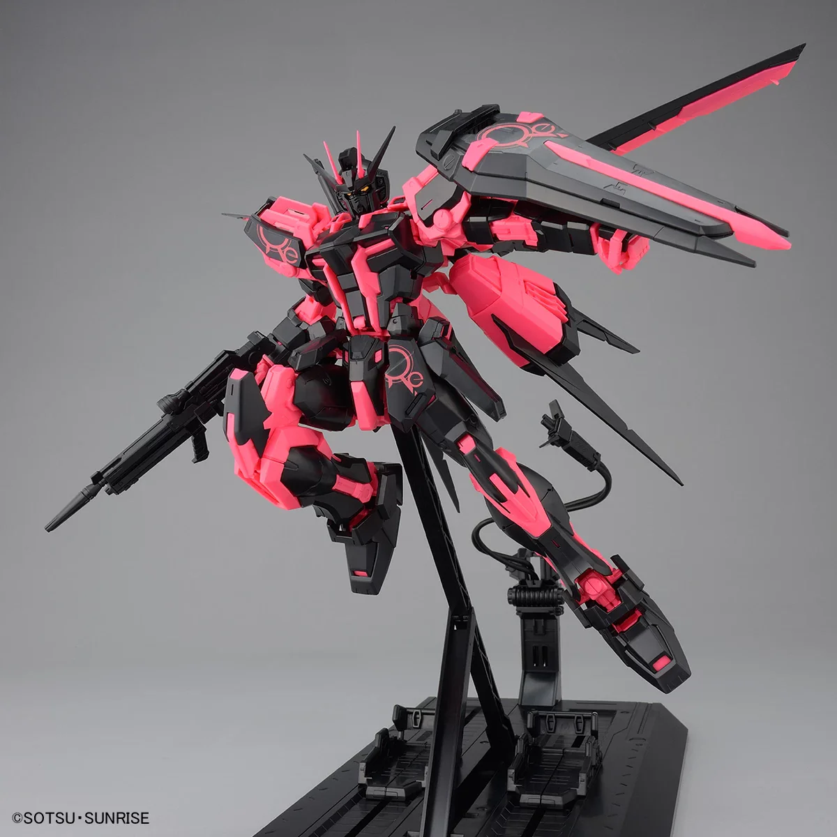 [BANDAI LIMITED] GUNDAM - MG 1/100 AILE STRIKE GUNDAM VER.RM [RECIRCULATION COLOR/NEON PINK] - Image 3