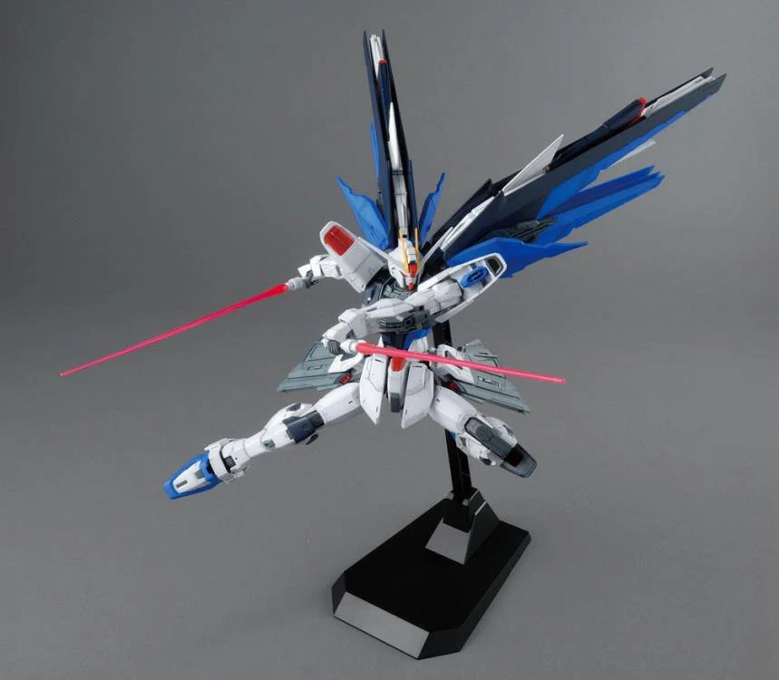 GUNDAM - MG 1/100 FREEDOM GUNDAM Ver.2.0 - Image 11