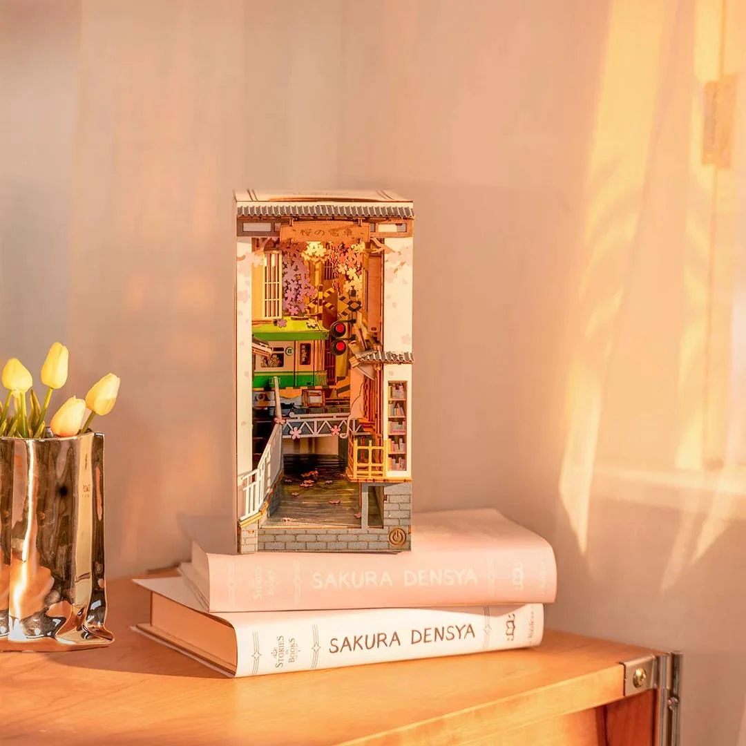 Robotime Rolife DIY Sakura Densya Book Nook Shelf Insert TGB01 - Image 4