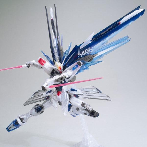 (THE GUNDAM BASE LIMITED) GUNDAM - MG 1/100 FREEDOM GUNDAM VER. 2.0 [CLEAR COLOR] - Image 2