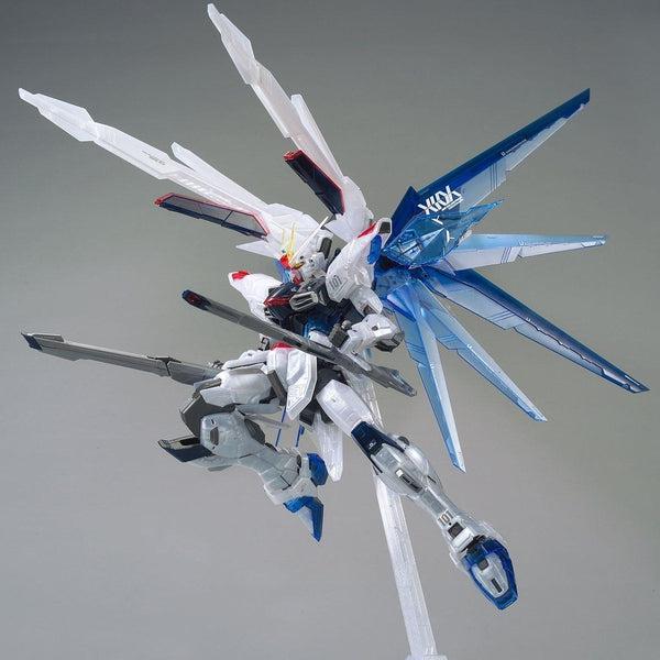 (THE GUNDAM BASE LIMITED) GUNDAM - MG 1/100 FREEDOM GUNDAM VER. 2.0 [CLEAR COLOR] - Image 3