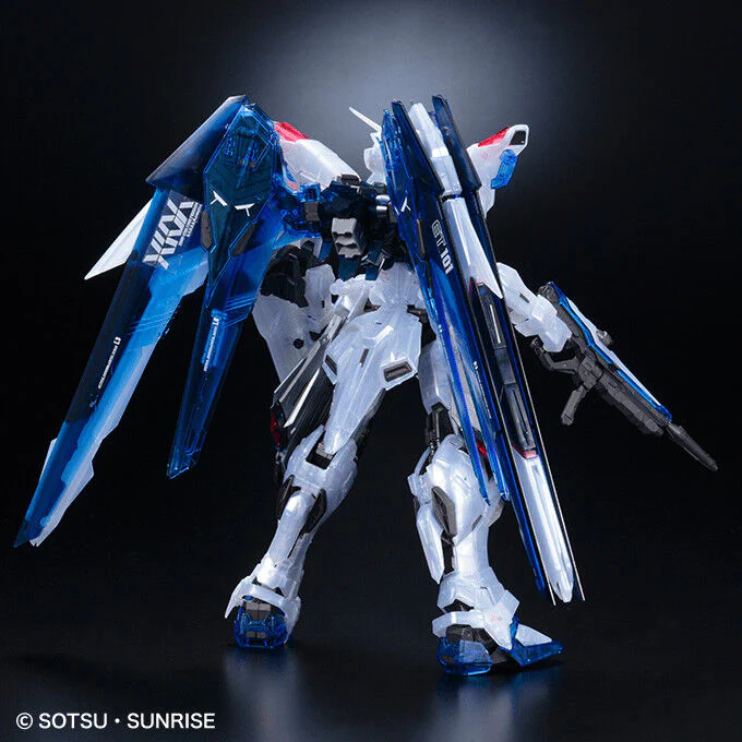 (THE GUNDAM BASE LIMITED) GUNDAM - MG 1/100 FREEDOM GUNDAM VER. 2.0 [CLEAR COLOR] - Image 6